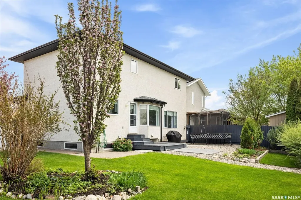 8628 Thurston Crescent Regina SK S4Y 1A3
