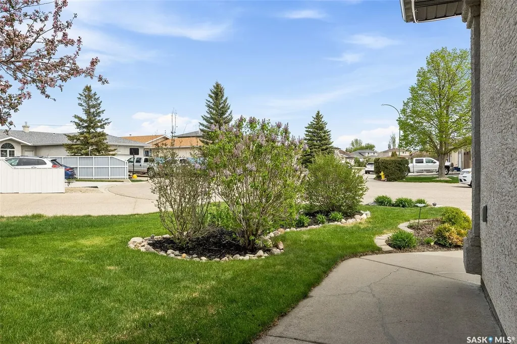 8628 Thurston Crescent Regina SK S4Y 1A3
