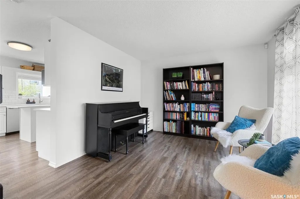8628 Thurston Crescent Regina SK S4Y 1A3