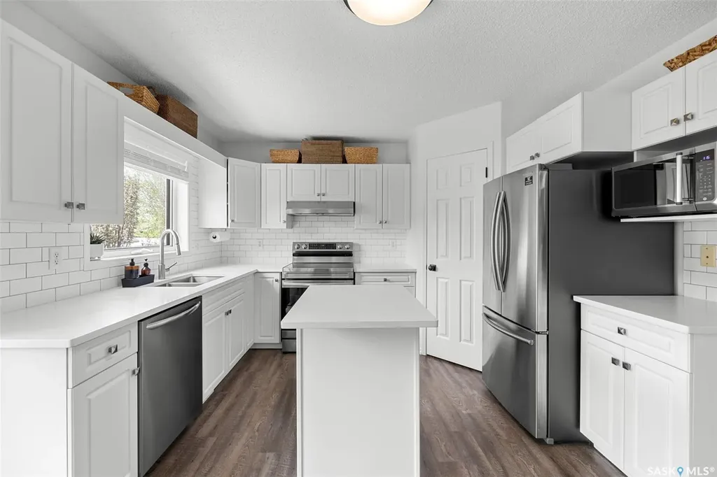 8628 Thurston Crescent Regina SK S4Y 1A3