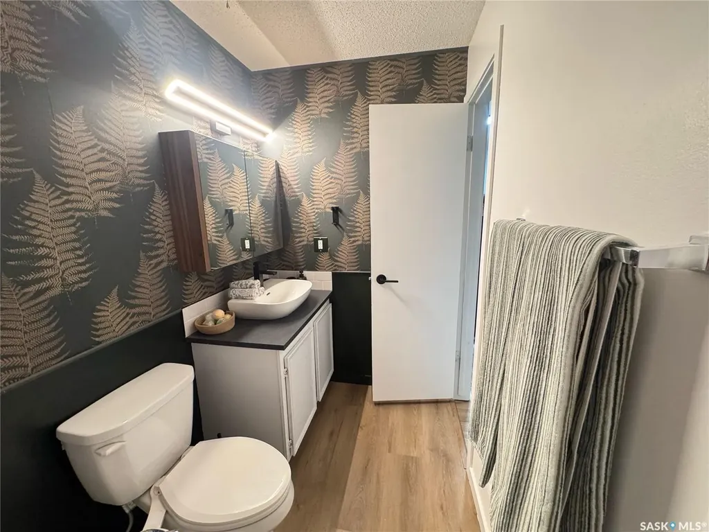 31 Rodenbush Drive Regina SK S4R 8C7