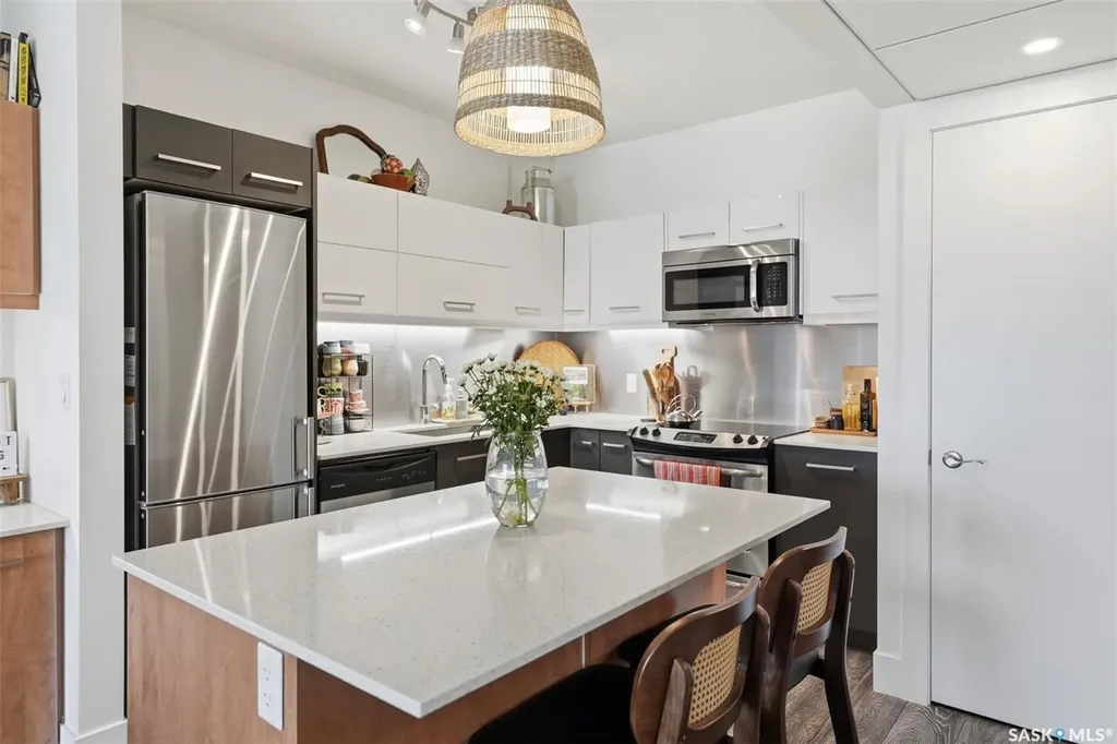 409 B Avenue S Saskatoon SK S7M 5M8
