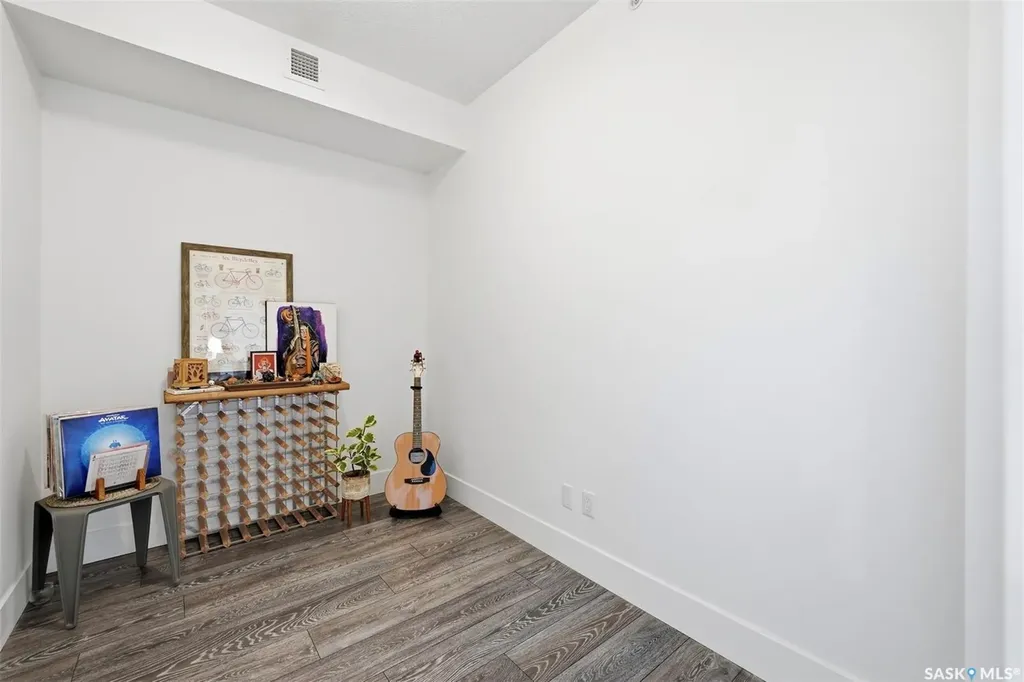 409 B Avenue S Saskatoon SK S7M 5M8