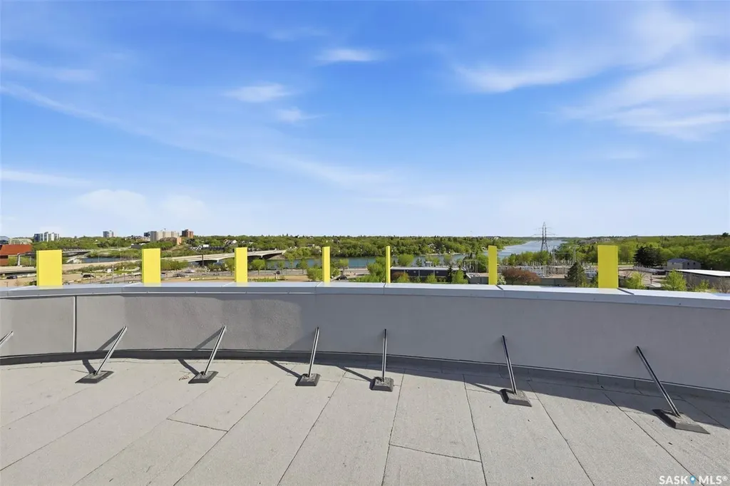 409 B Avenue S Saskatoon SK S7M 5M8