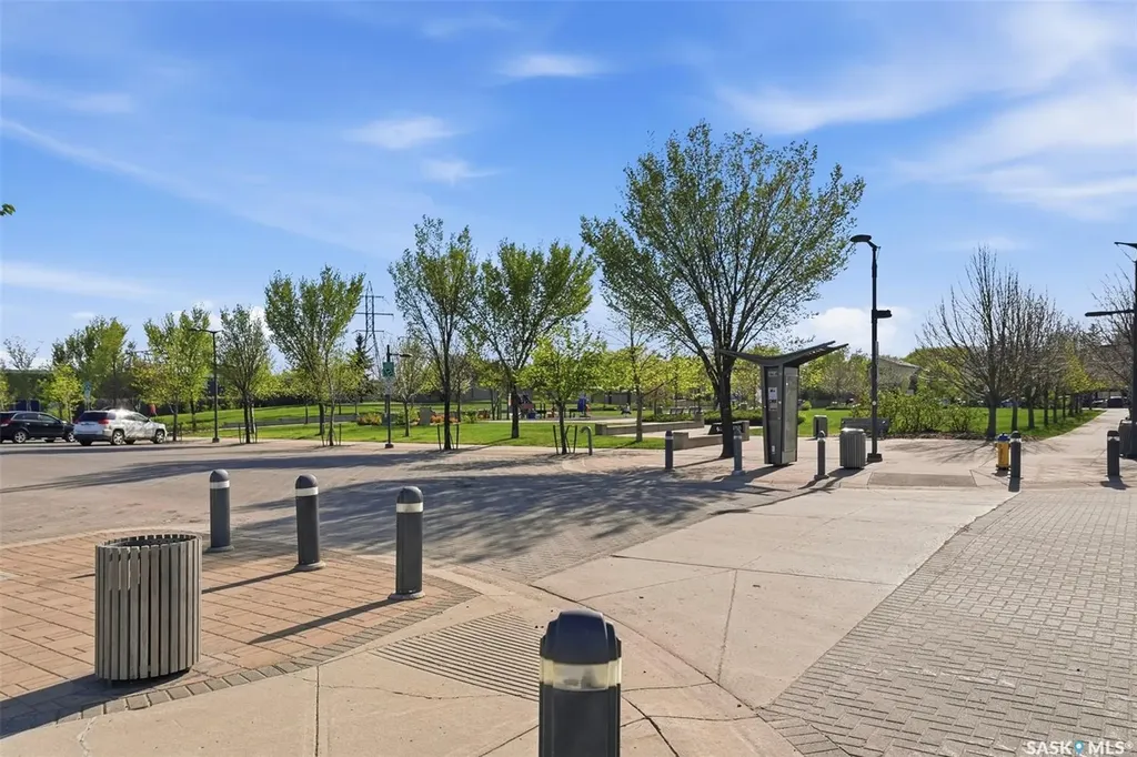 409 B Avenue S Saskatoon SK S7M 5M8