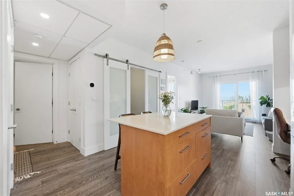 409 B Avenue S Saskatoon SK S7M 5M8