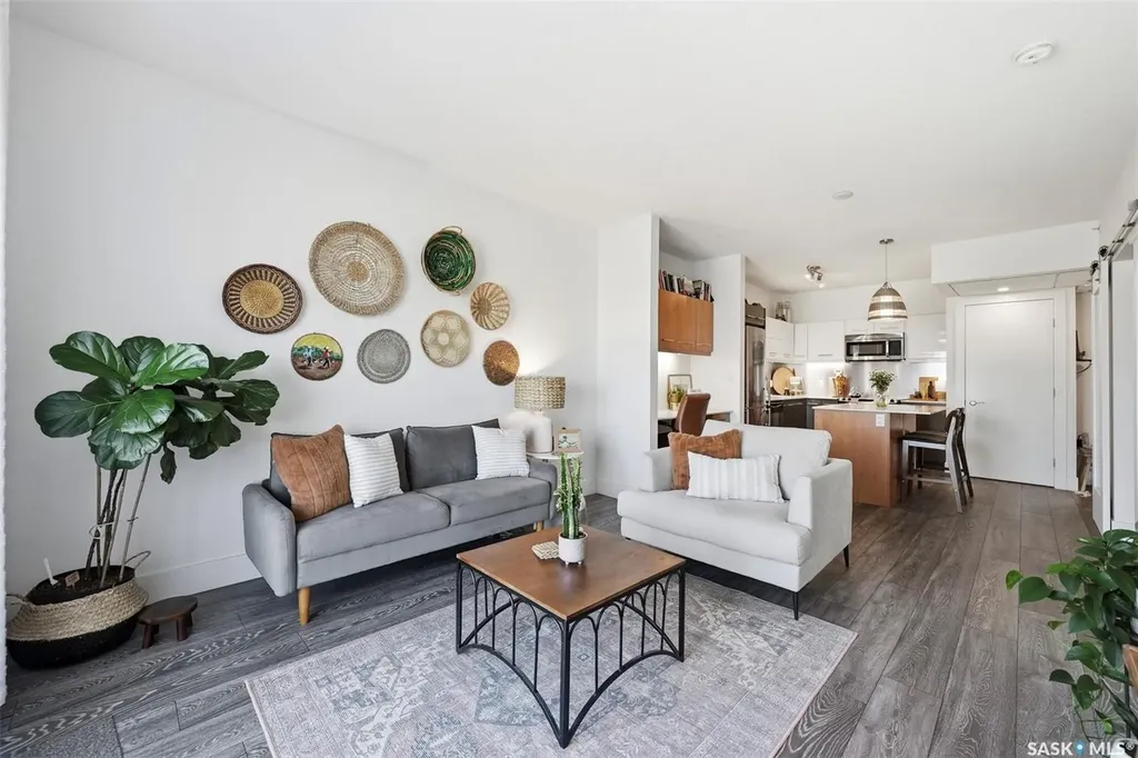 409 B Avenue S Saskatoon SK S7M 5M8