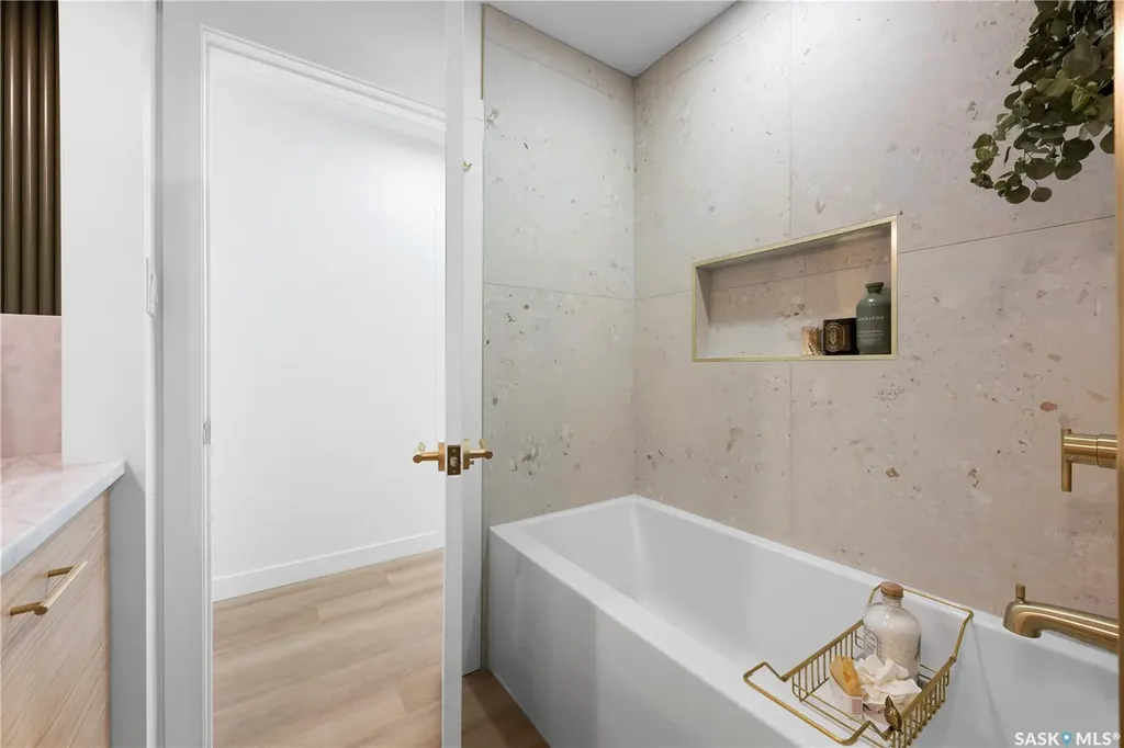 73 Tibbits Road Regina SK S4S 1N5
