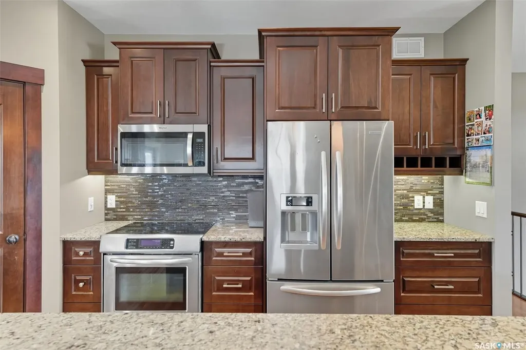 806 Gillies Crescent Saskatoon SK S7V 0C2