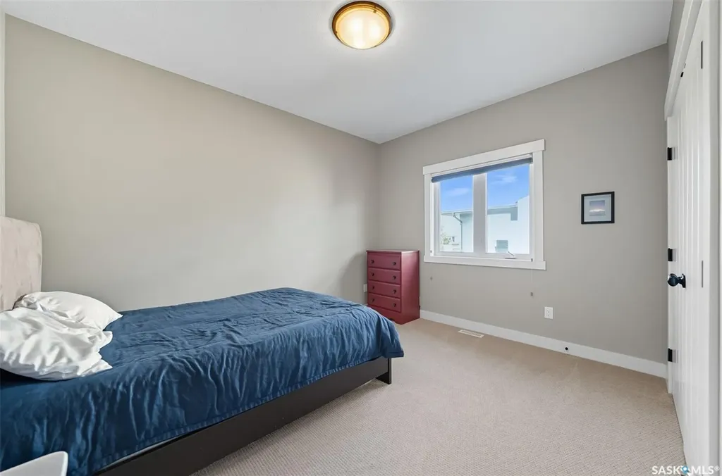 806 Gillies Crescent Saskatoon SK S7V 0C2