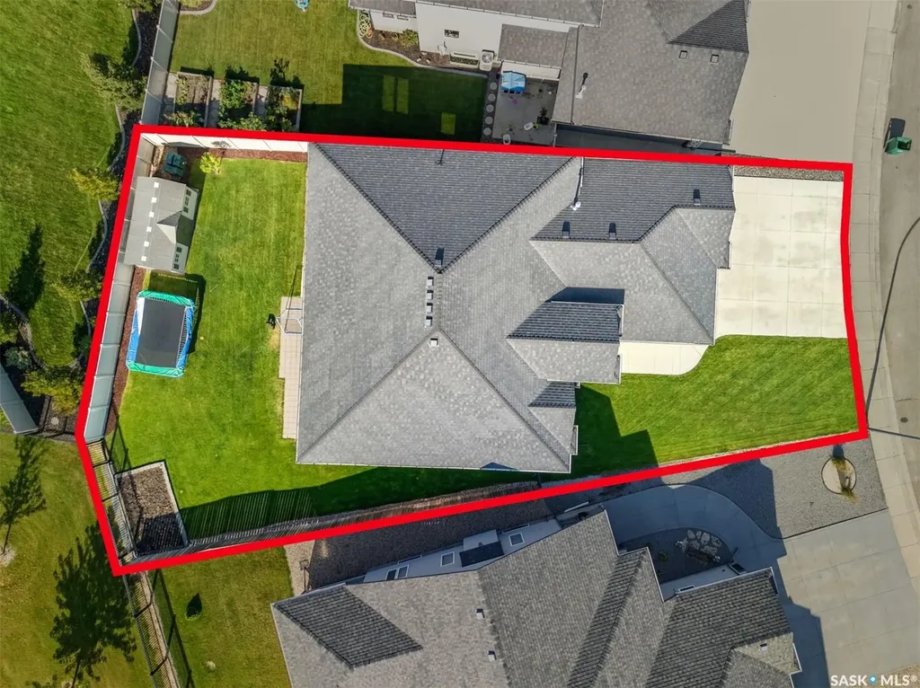 806 Gillies Crescent Saskatoon SK S7V 0C2
