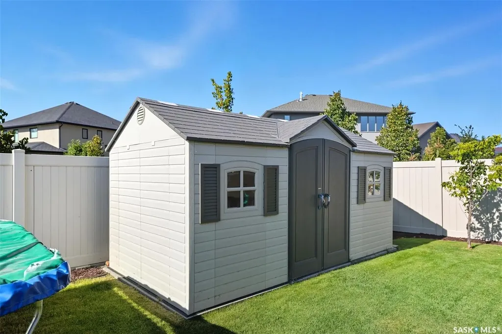 806 Gillies Crescent Saskatoon SK S7V 0C2