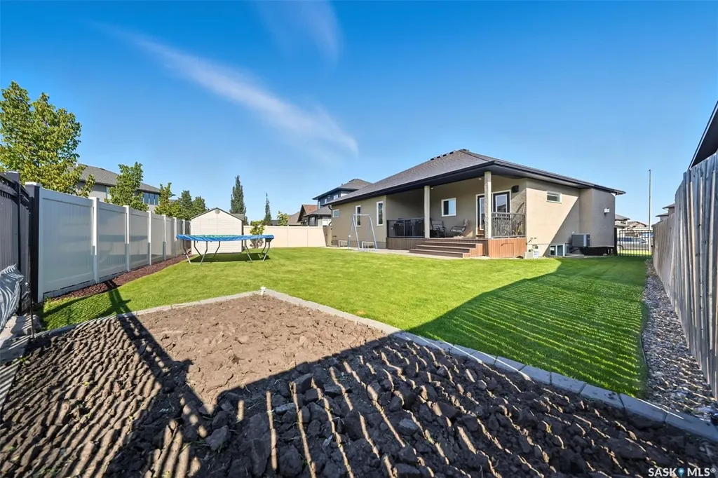 806 Gillies Crescent Saskatoon SK S7V 0C2