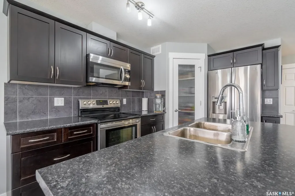 4510 Green Poplar Lane E Regina SK S4V 3H5