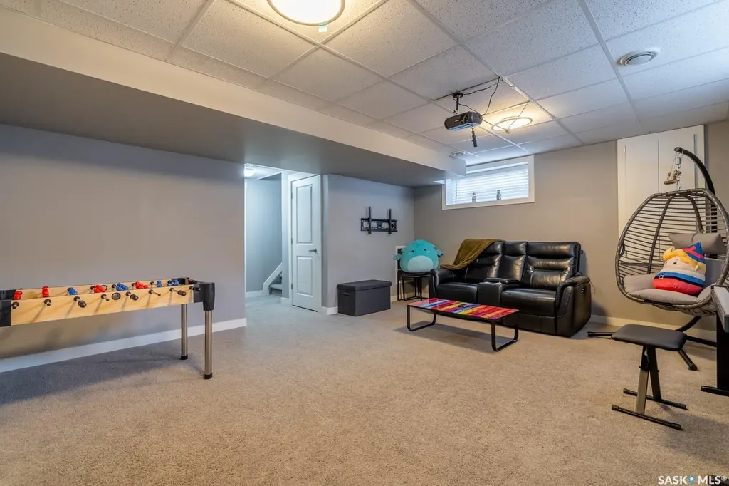4510 Green Poplar Lane E Regina SK S4V 3H5