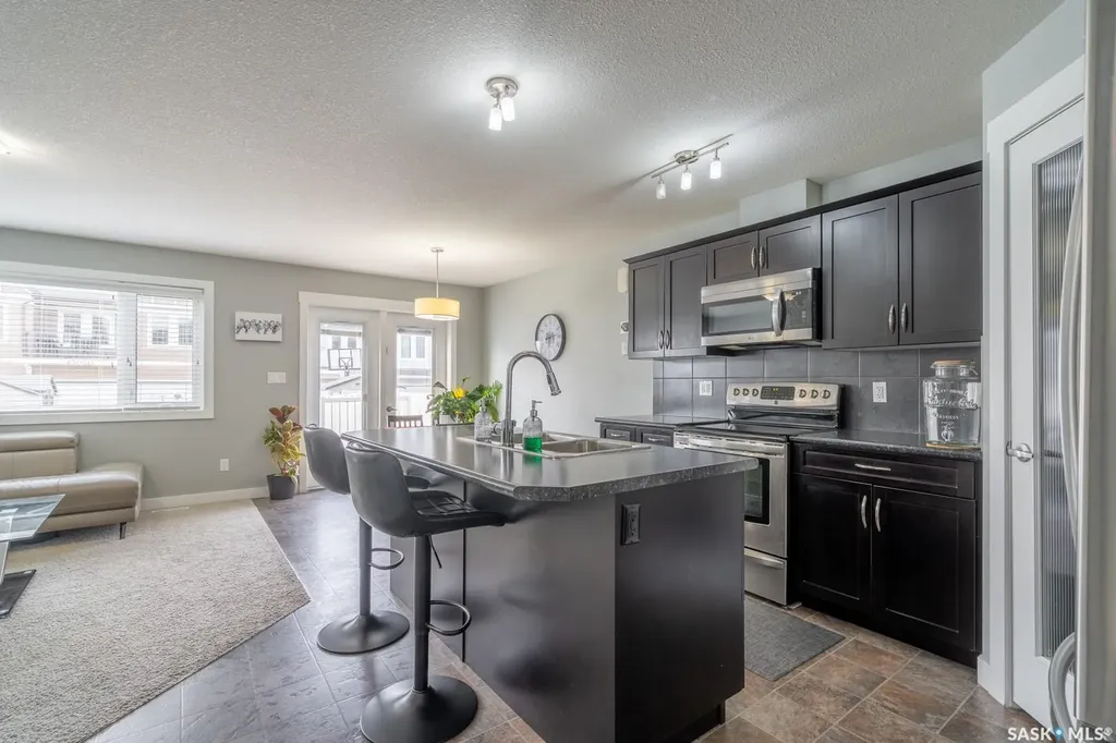 4510 Green Poplar Lane E Regina SK S4V 3H5