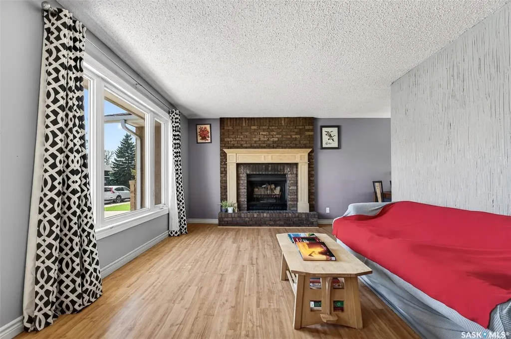 22 Edelweiss Crescent Moose Jaw SK S6J 1E5