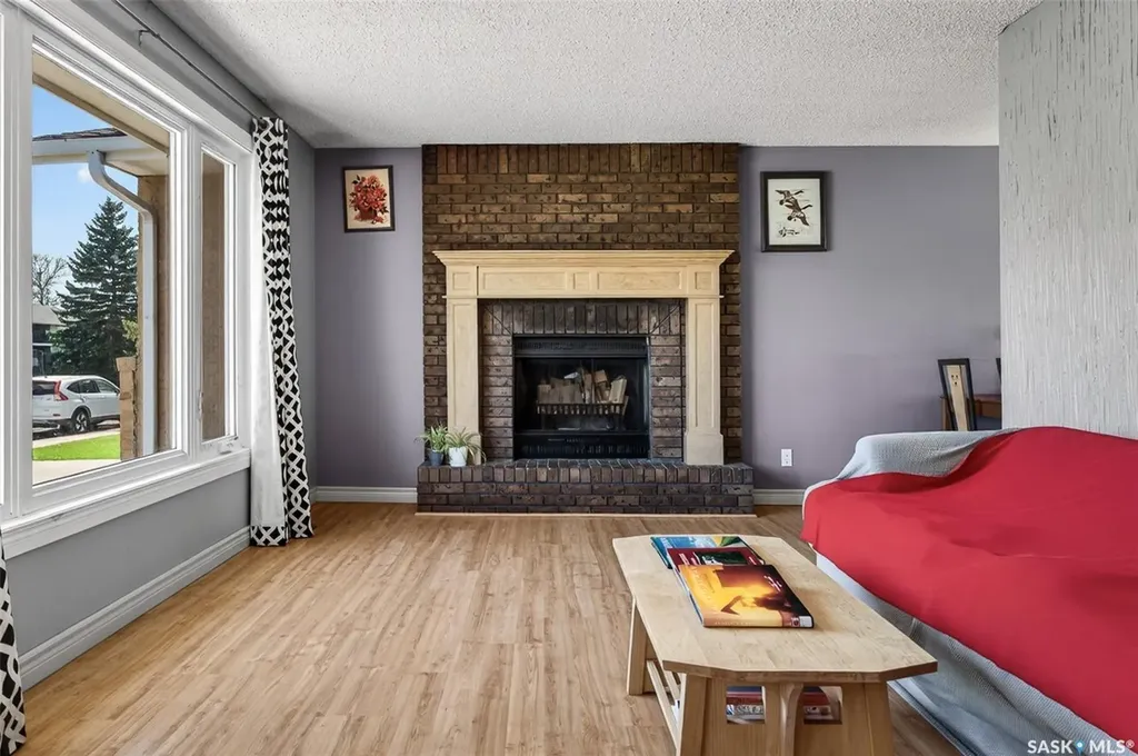 22 Edelweiss Crescent Moose Jaw SK S6J 1E5