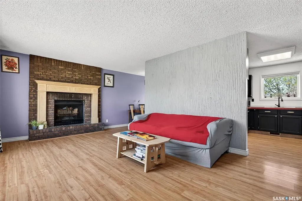 22 Edelweiss Crescent Moose Jaw SK S6J 1E5