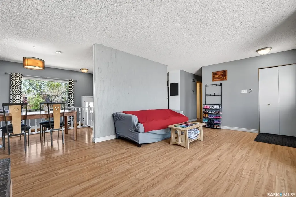 22 Edelweiss Crescent Moose Jaw SK S6J 1E5