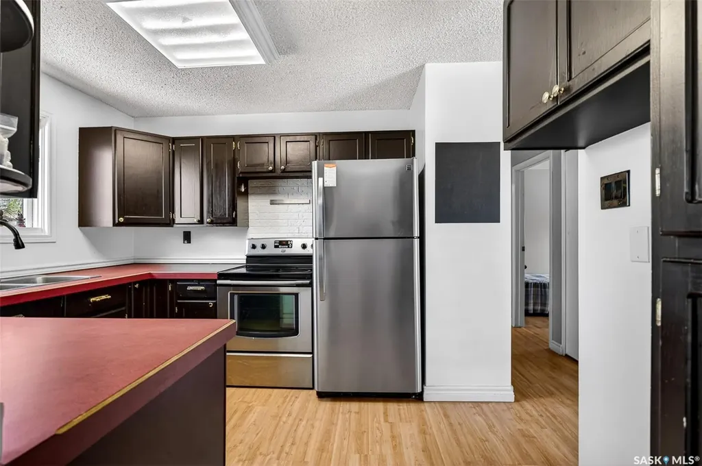 22 Edelweiss Crescent Moose Jaw SK S6J 1E5