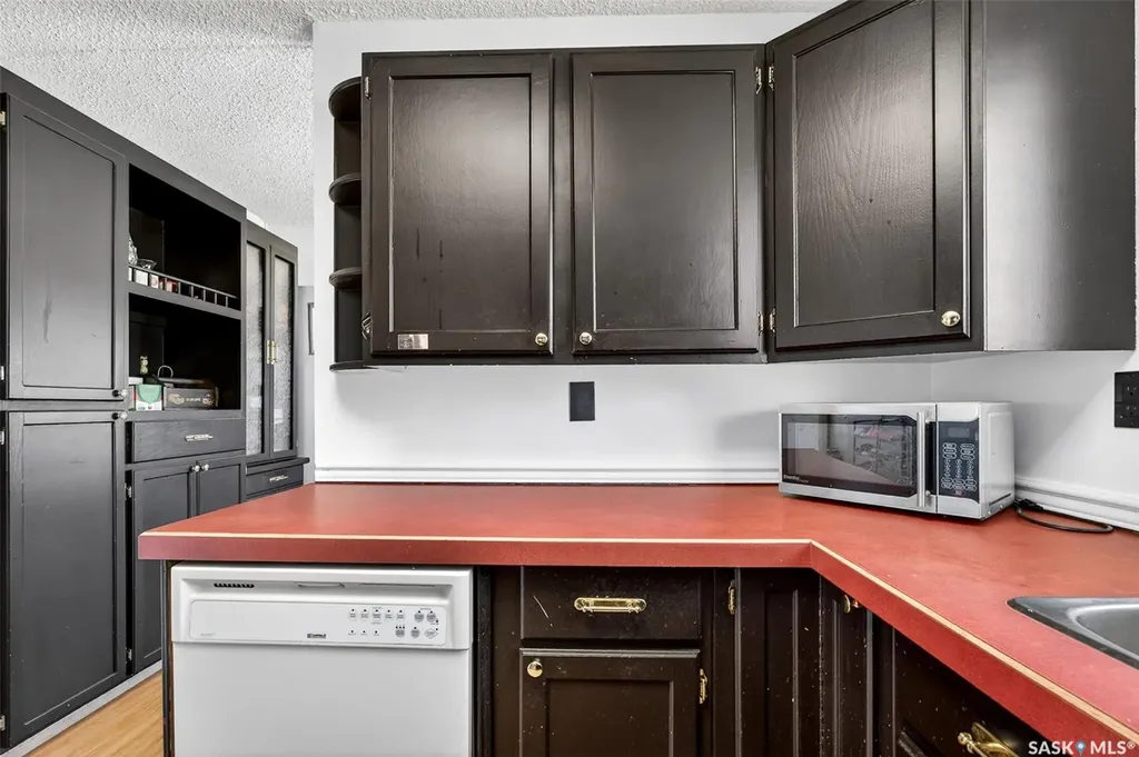22 Edelweiss Crescent Moose Jaw SK S6J 1E5