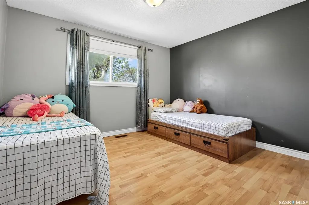 22 Edelweiss Crescent Moose Jaw SK S6J 1E5