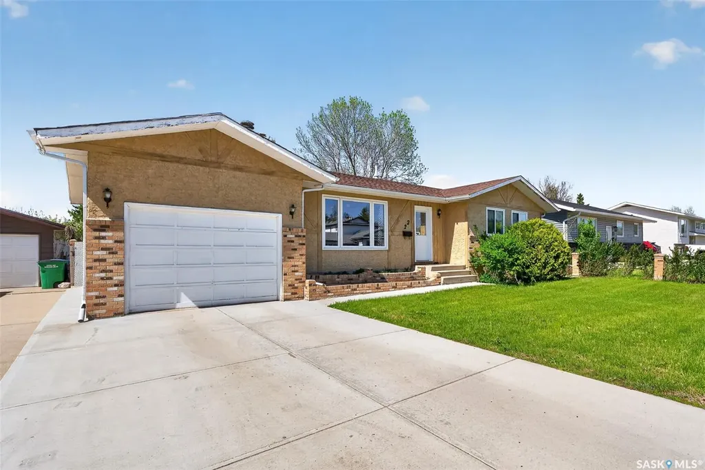 22 Edelweiss Crescent Moose Jaw SK S6J 1E5
