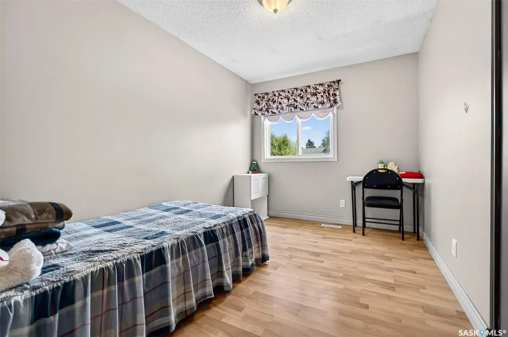22 Edelweiss Crescent Moose Jaw SK S6J 1E5