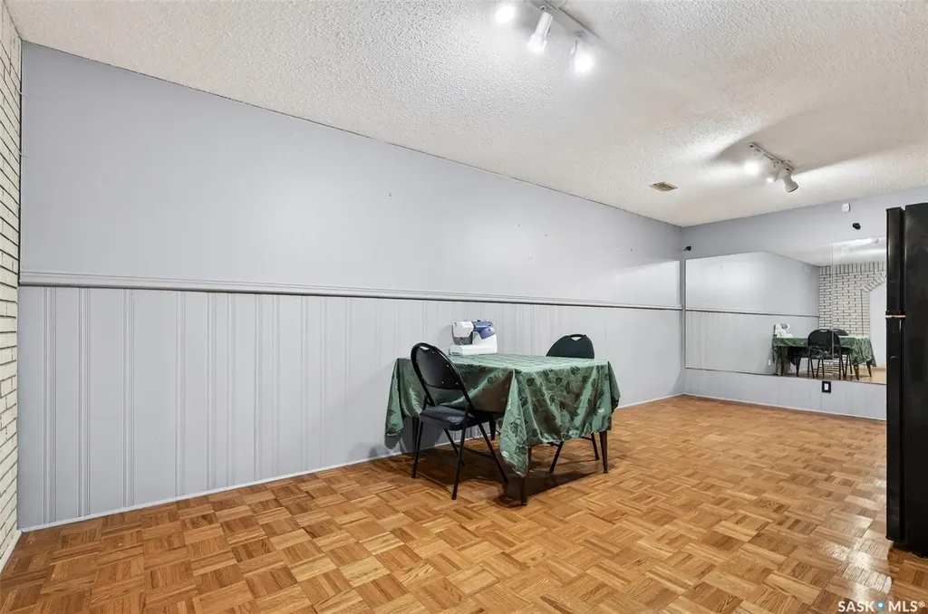22 Edelweiss Crescent Moose Jaw SK S6J 1E5