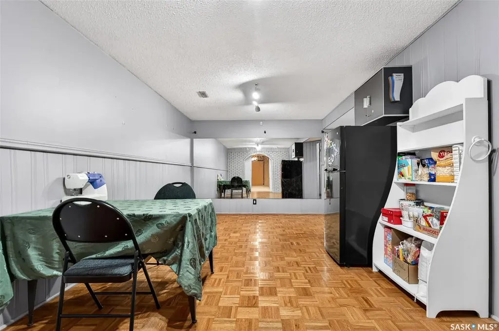 22 Edelweiss Crescent Moose Jaw SK S6J 1E5