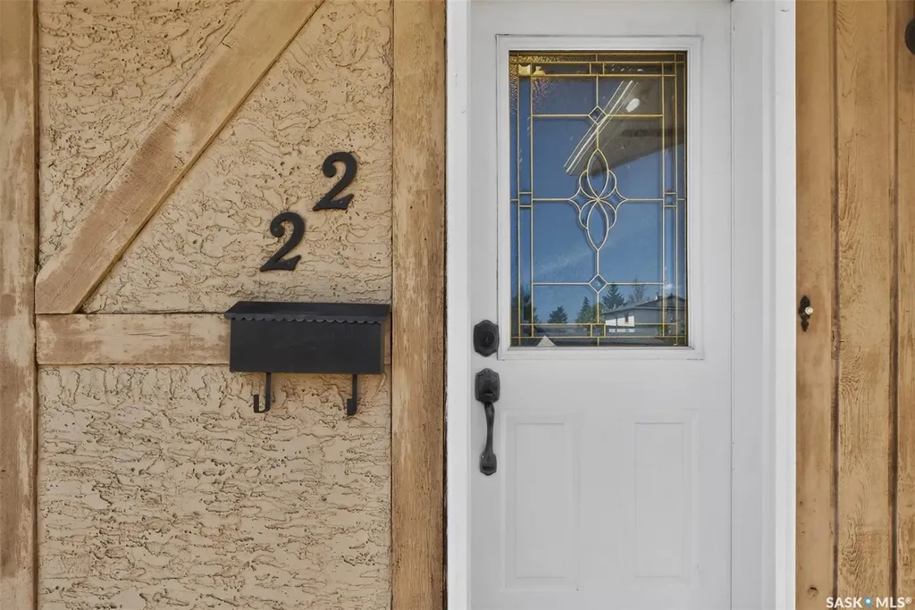 22 Edelweiss Crescent Moose Jaw SK S6J 1E5