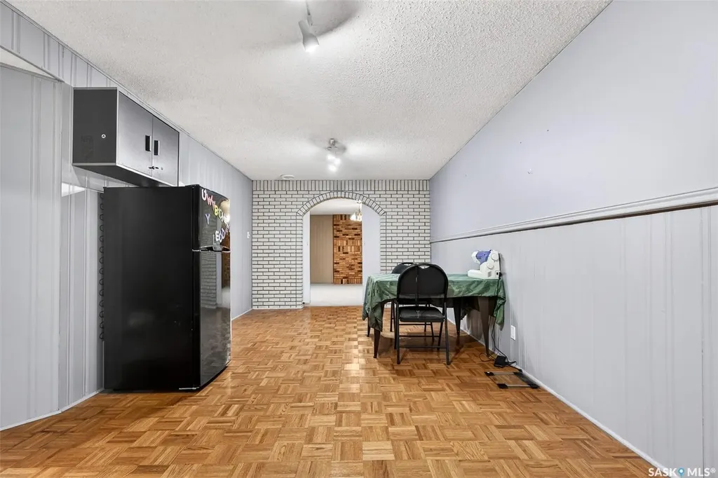 22 Edelweiss Crescent Moose Jaw SK S6J 1E5