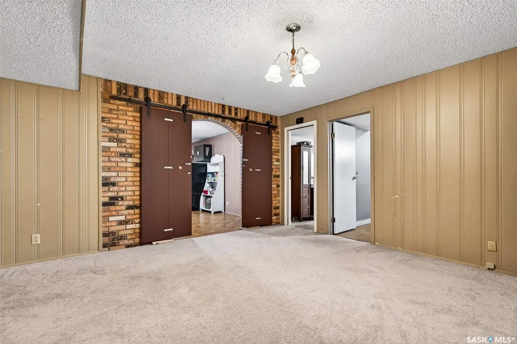 22 Edelweiss Crescent Moose Jaw SK S6J 1E5