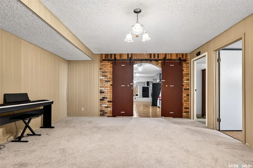 22 Edelweiss Crescent Moose Jaw SK S6J 1E5