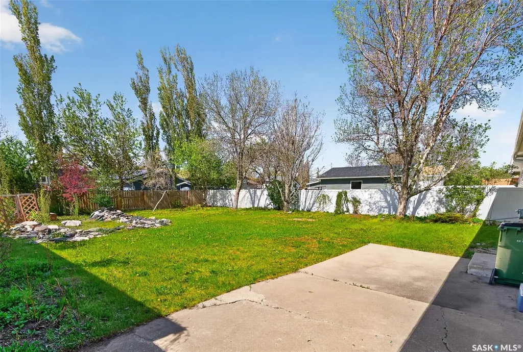 22 Edelweiss Crescent Moose Jaw SK S6J 1E5