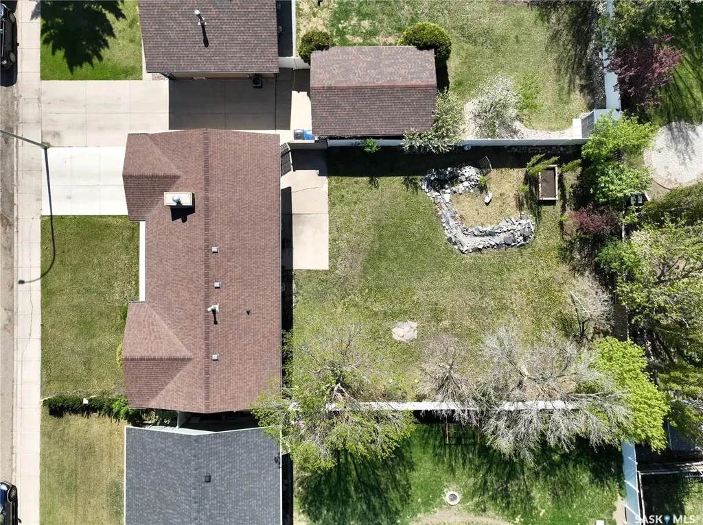 22 Edelweiss Crescent Moose Jaw SK S6J 1E5