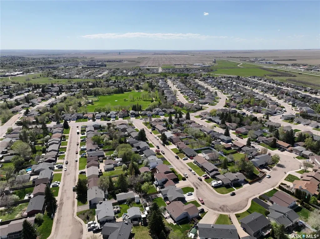22 Edelweiss Crescent Moose Jaw SK S6J 1E5