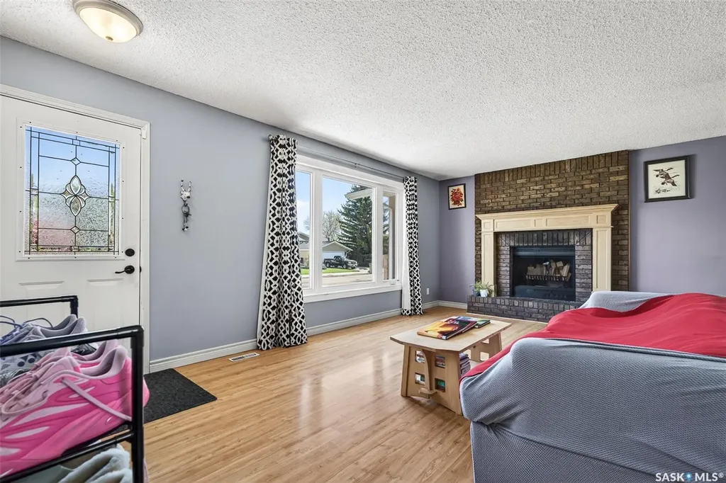 22 Edelweiss Crescent Moose Jaw SK S6J 1E5