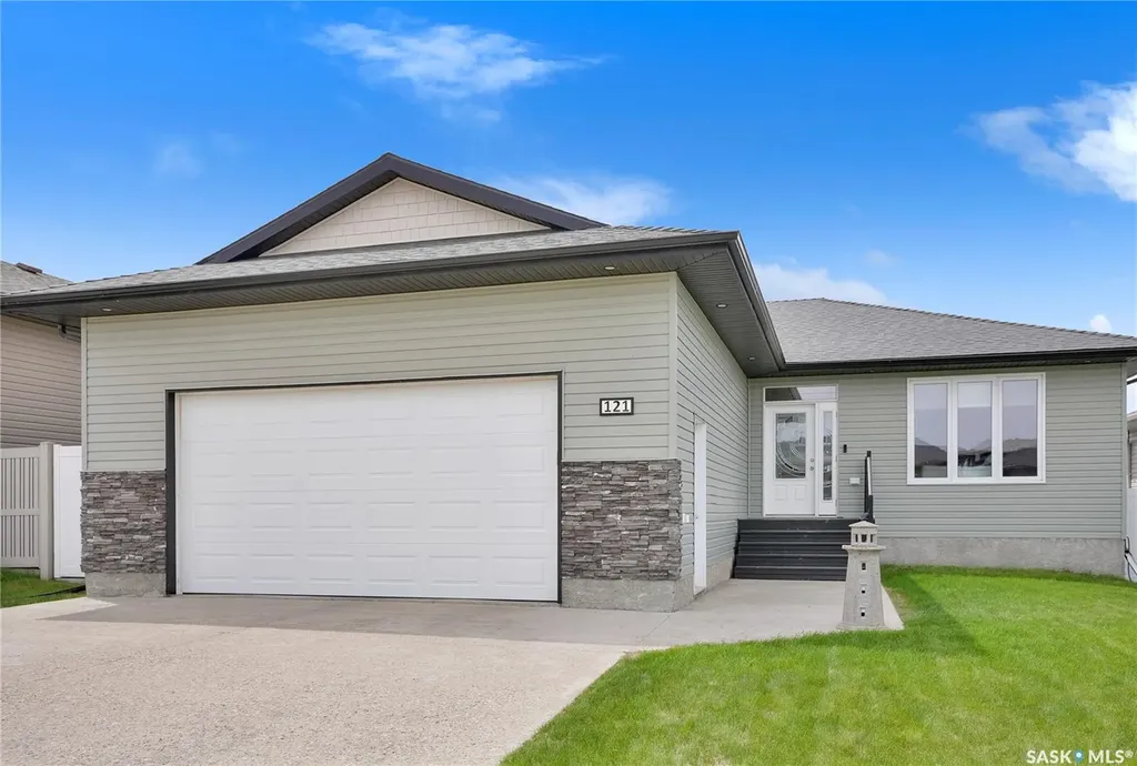 121 Everton Crescent Moose Jaw SK S6K 0A3