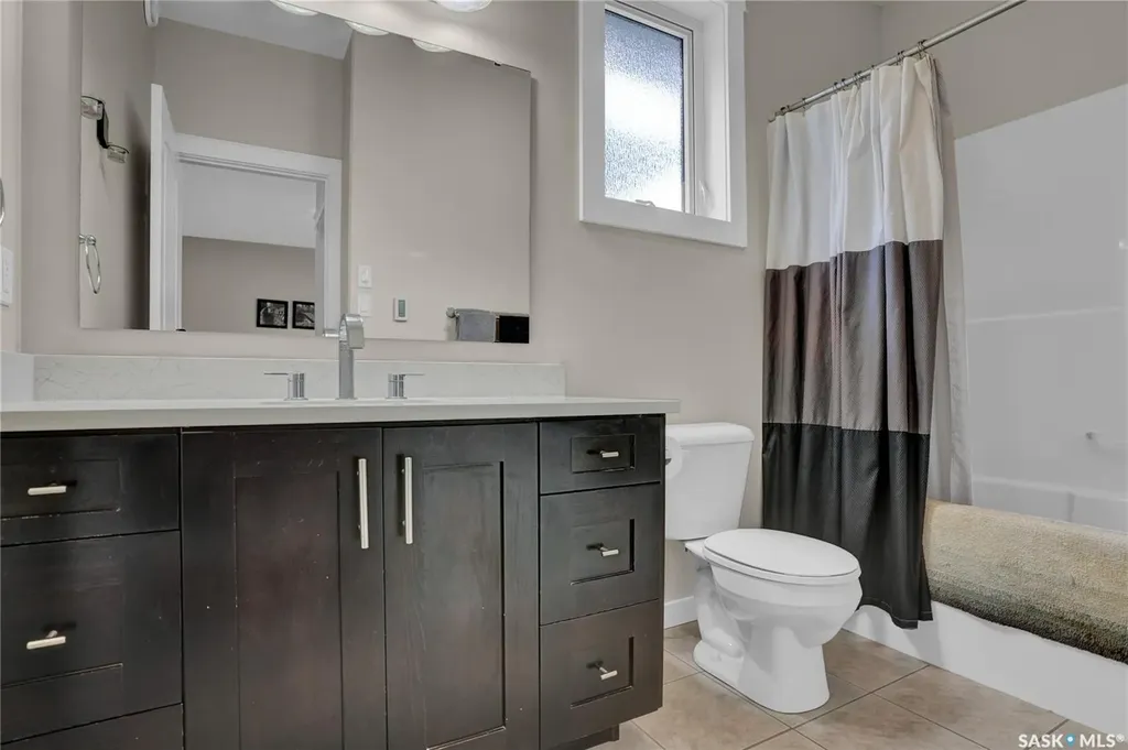 121 Everton Crescent Moose Jaw SK S6K 0A3