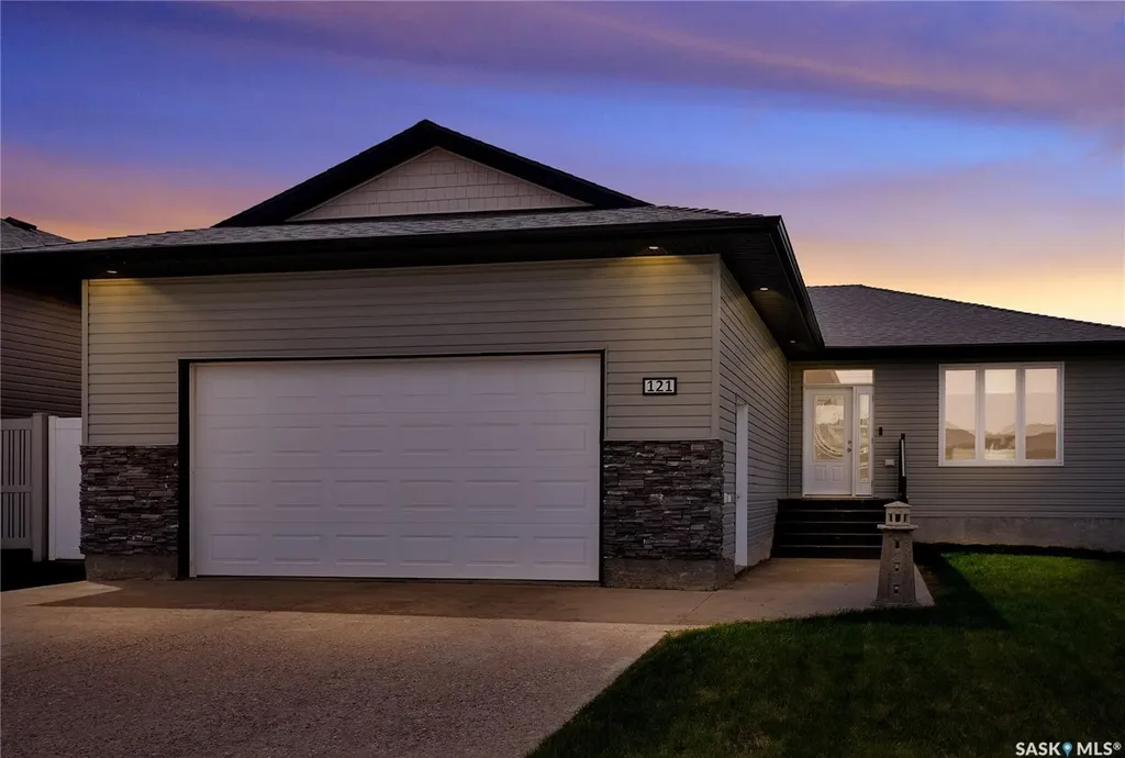 121 Everton Crescent Moose Jaw SK S6K 0A3