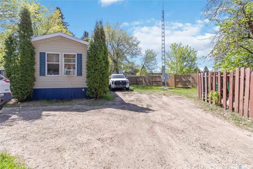 219 Grant Street Saskatoon SK S7N 2A5