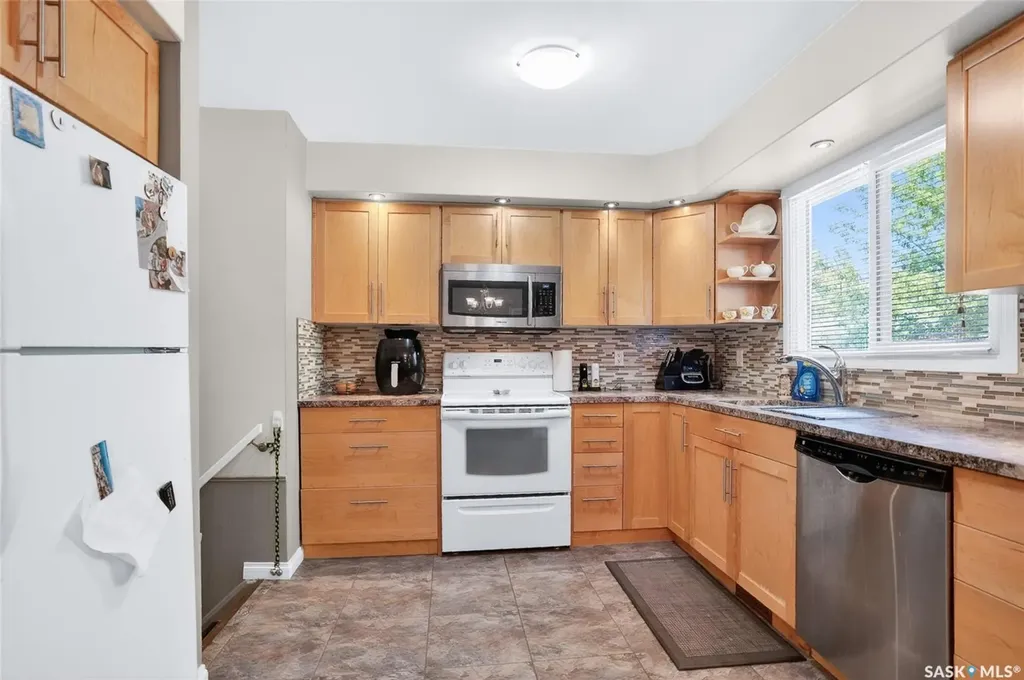 215 Neatby Crescent Saskatoon SK S7M 4W9