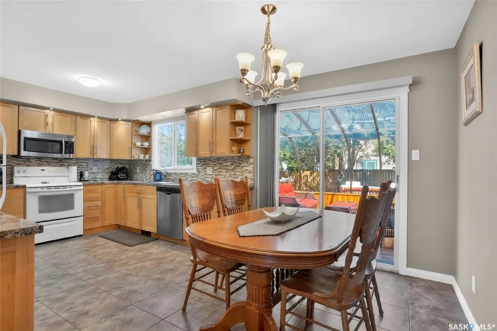 215 Neatby Crescent Saskatoon SK S7M 4W9