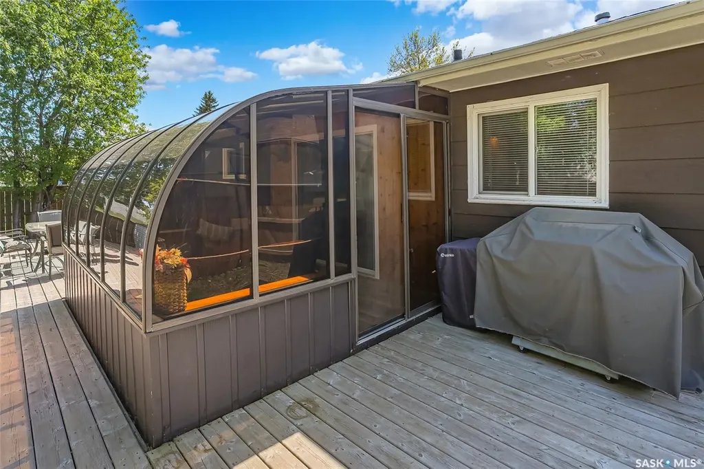 215 Neatby Crescent Saskatoon SK S7M 4W9