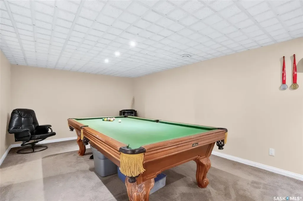 215 Neatby Crescent Saskatoon SK S7M 4W9