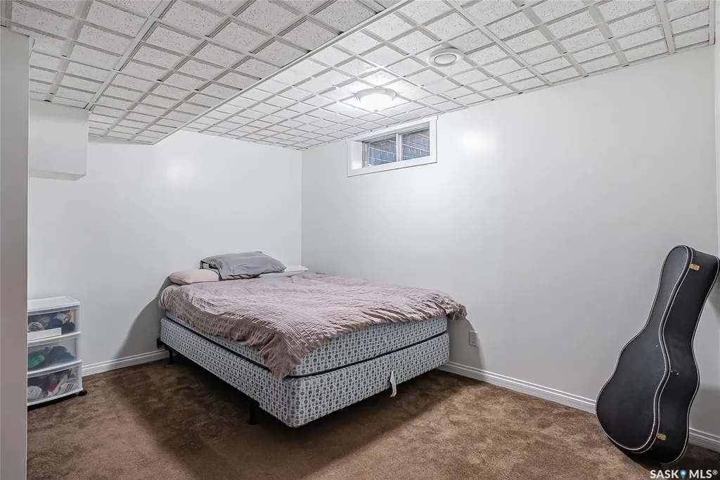 215 Neatby Crescent Saskatoon SK S7M 4W9
