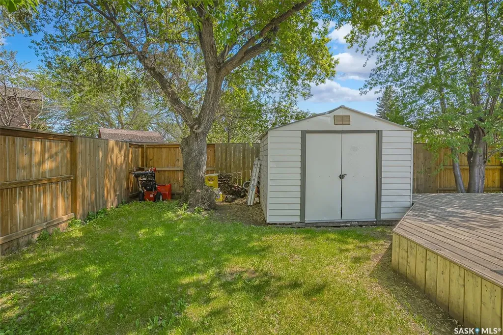 215 Neatby Crescent Saskatoon SK S7M 4W9