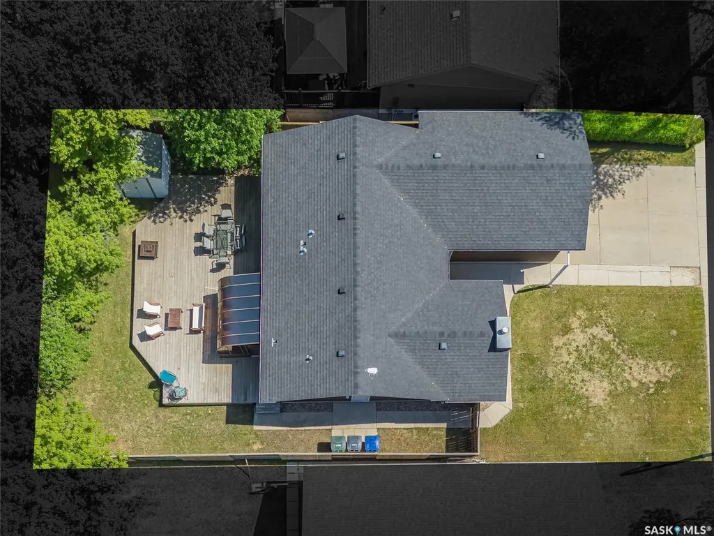 215 Neatby Crescent Saskatoon SK S7M 4W9